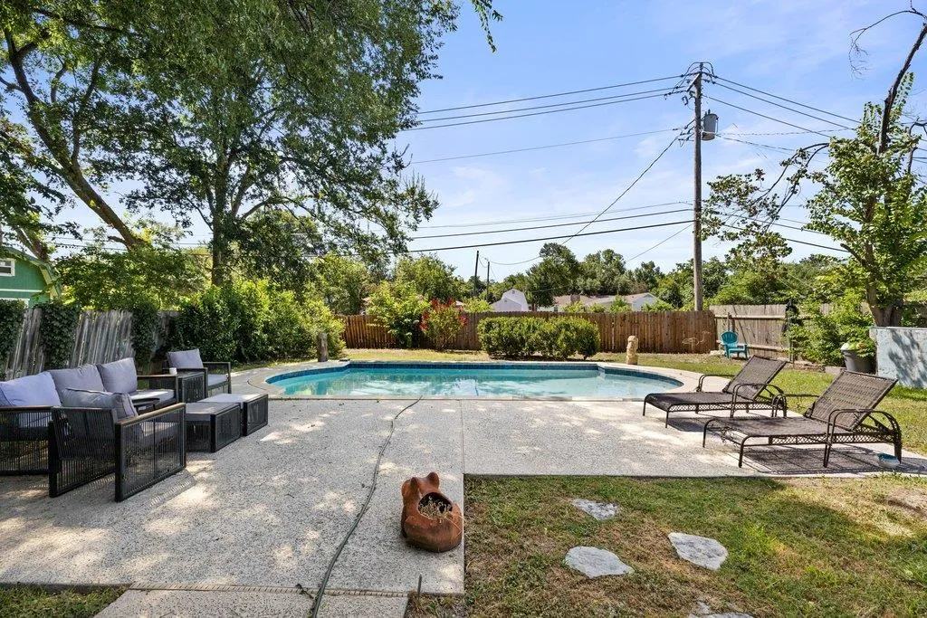 9513 Braeburn Glen Austin TX 78729