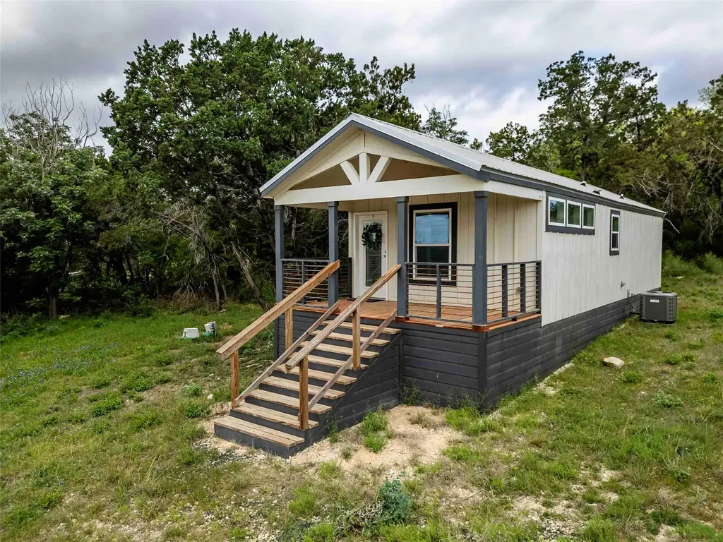 3810 County Road 410 Spicewood TX 78669
