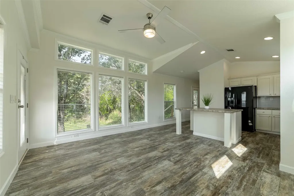3810 County Road 410 Spicewood TX 78669
