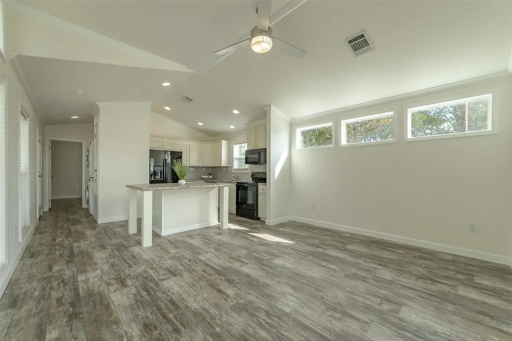 3810 County Road 410 Spicewood TX 78669