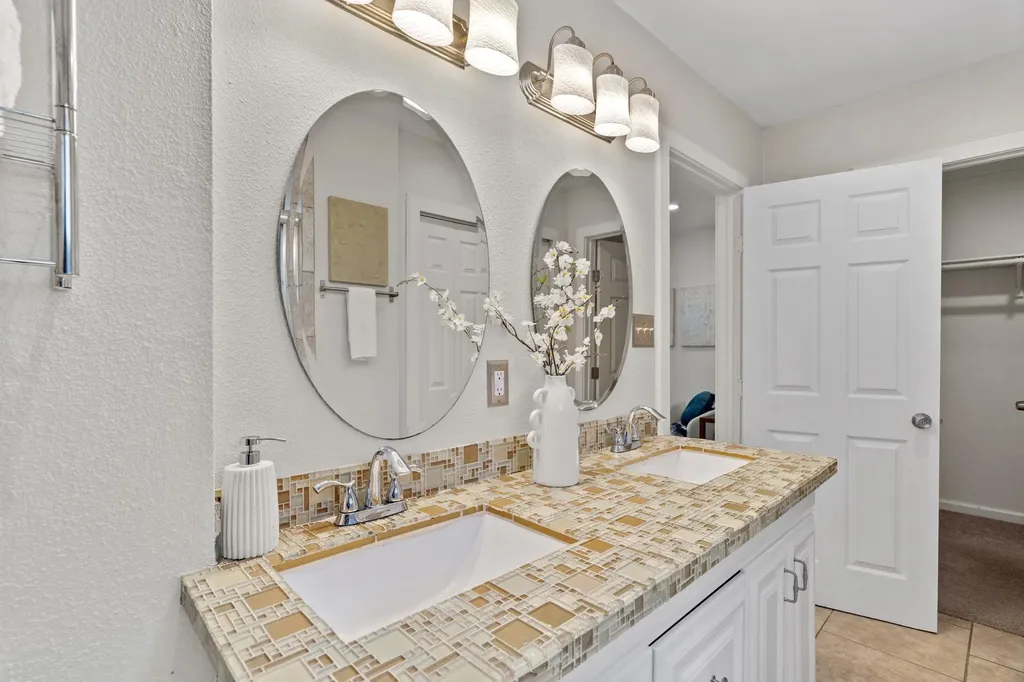 2604 Cockburn Drive Austin TX 78745