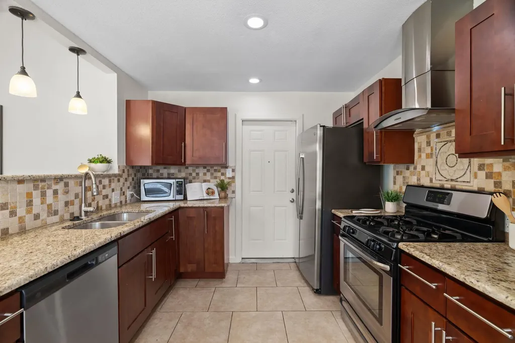 2604 Cockburn Drive Austin TX 78745