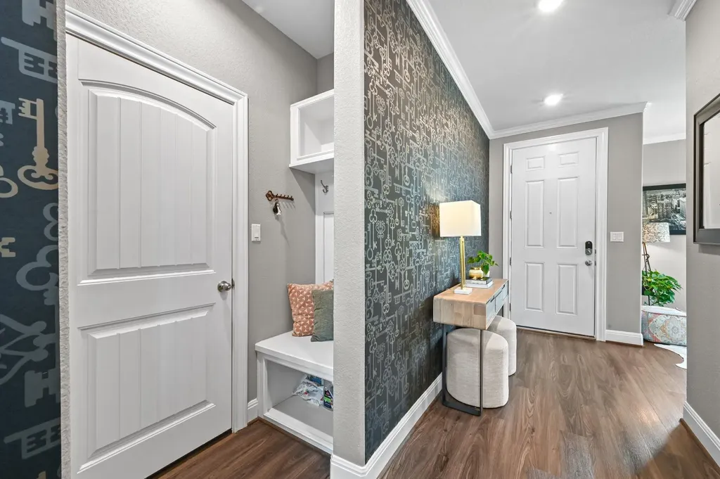 16032 La Rosa Drive Austin TX 78738