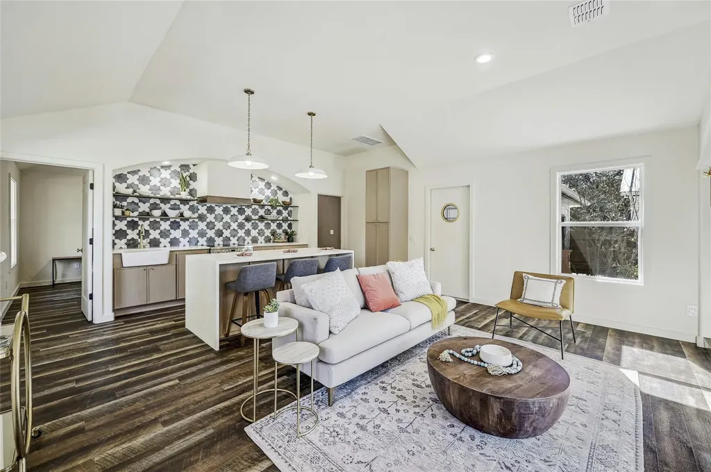 16904 Upper Woods Cove Austin TX 78734