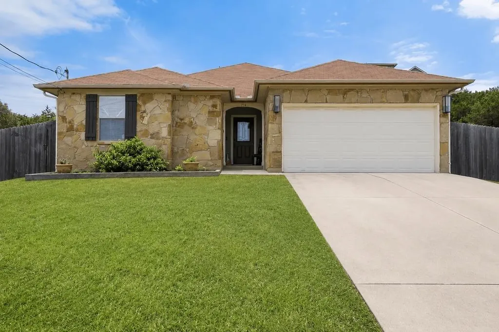 714 Newport Drive Spicewood TX 78669