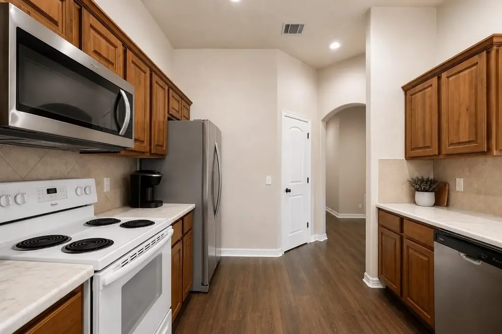 714 Newport Drive Spicewood TX 78669