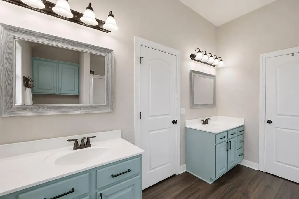 714 Newport Drive Spicewood TX 78669