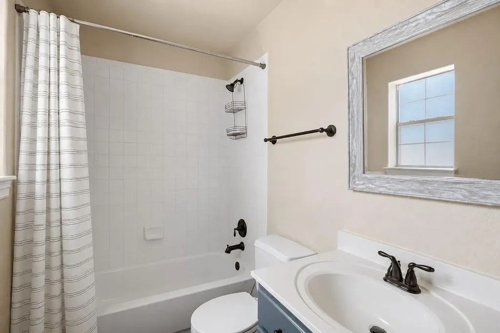 714 Newport Drive Spicewood TX 78669