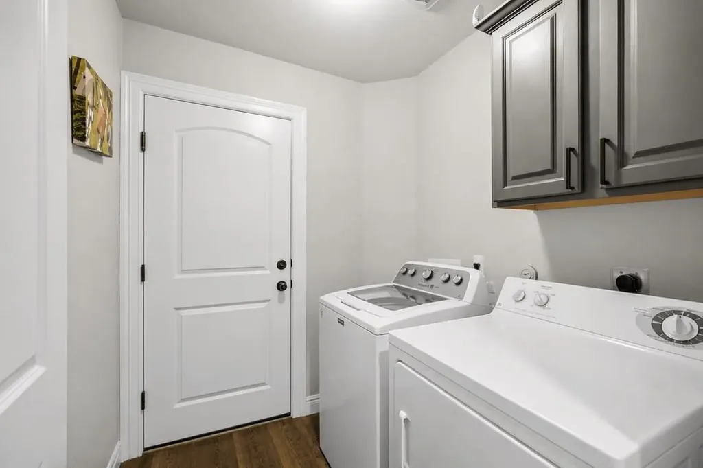 714 Newport Drive Spicewood TX 78669