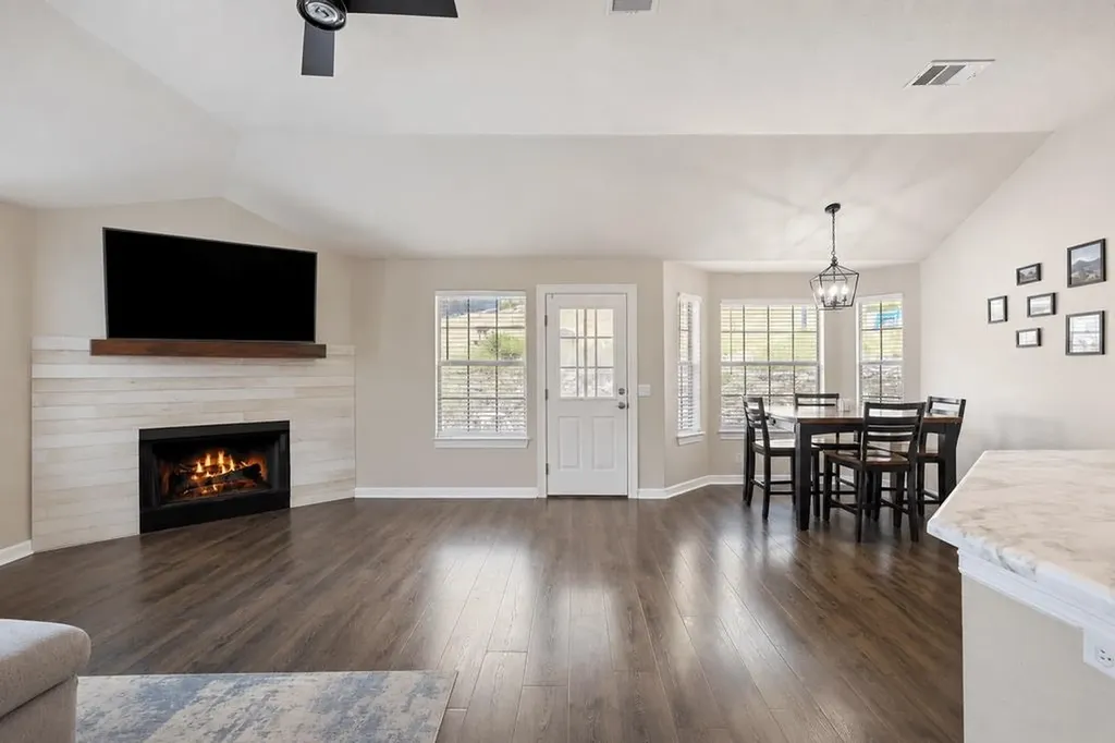 714 Newport Drive Spicewood TX 78669