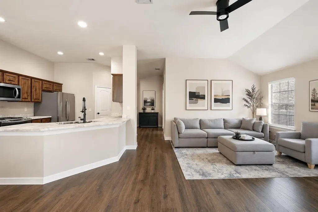 714 Newport Drive Spicewood TX 78669