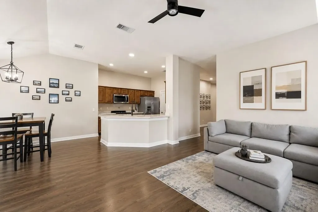 714 Newport Drive Spicewood TX 78669