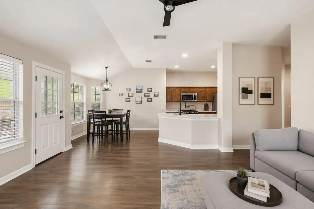 714 Newport Drive Spicewood TX 78669