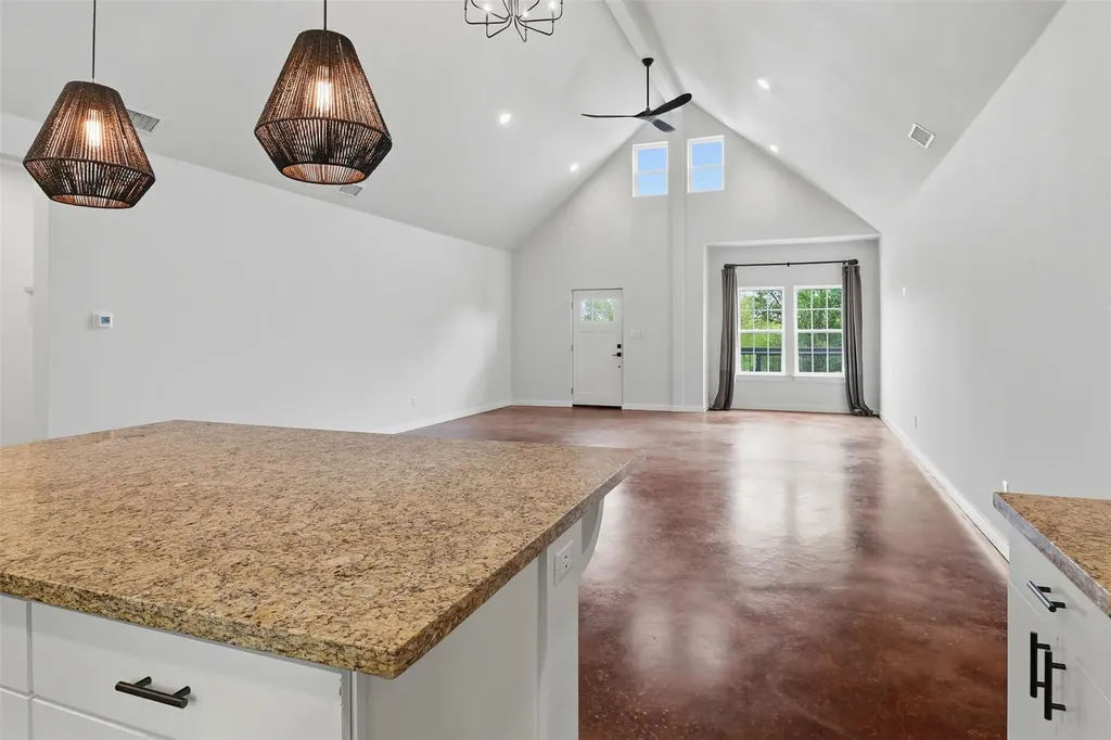 206 Sunfire Spicewood TX 78669