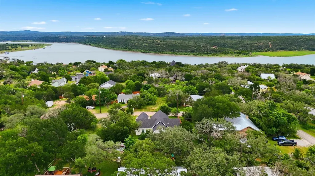 206 Sunfire Spicewood TX 78669
