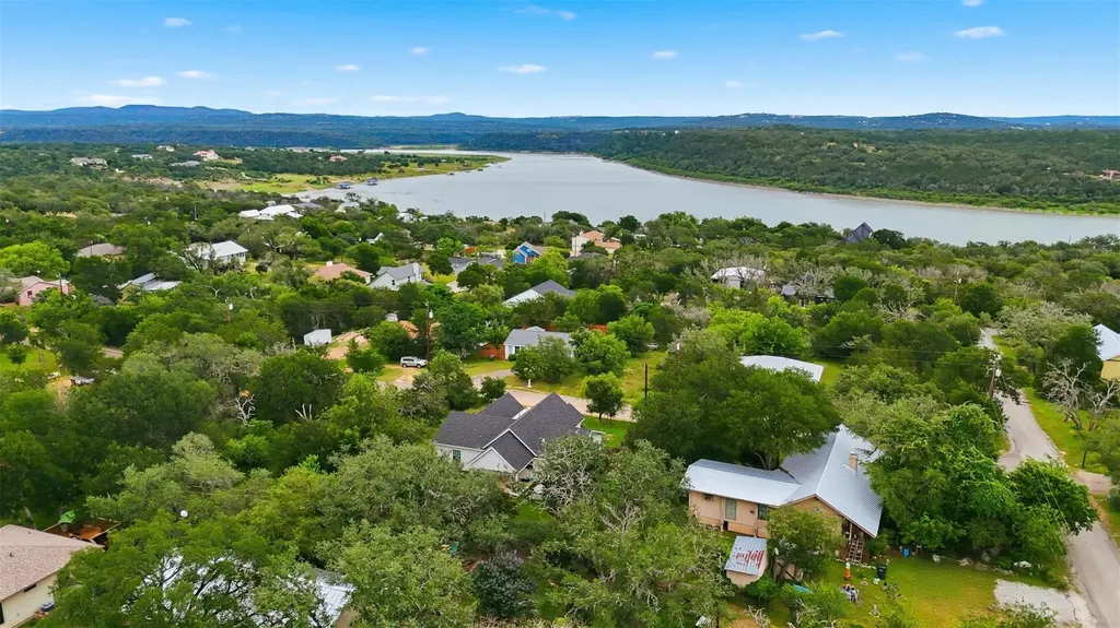 206 Sunfire Spicewood TX 78669