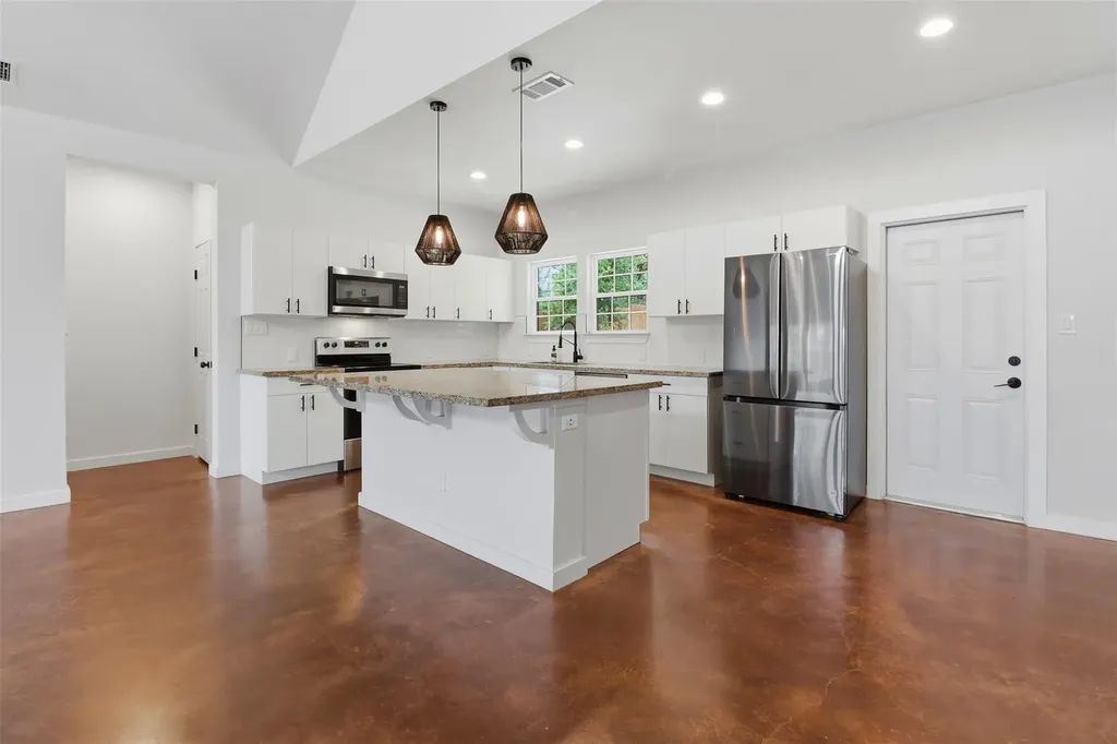 206 Sunfire Spicewood TX 78669