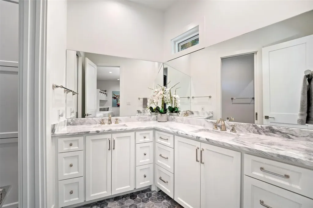 301 Blue Mountain Trail Horseshoe Bay TX 78657