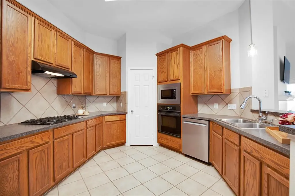 281 Hutton Drive Kyle TX 78640