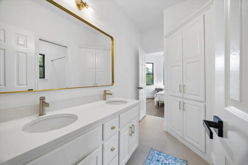 3719 Bee Creek Road Spicewood TX 78669
