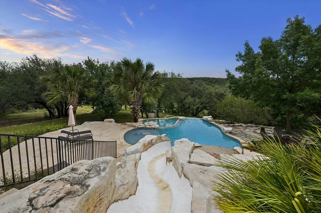 3719 Bee Creek Road Spicewood TX 78669