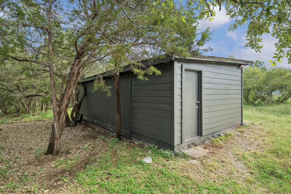 3719 Bee Creek Road Spicewood TX 78669