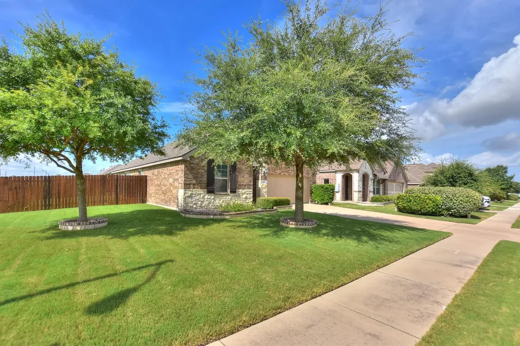 400 Farm Creek Drive Hutto TX 78634