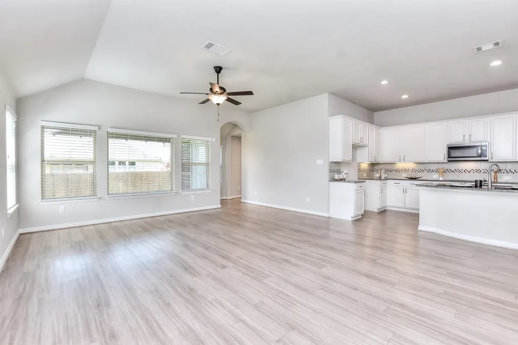 400 Farm Creek Drive Hutto TX 78634