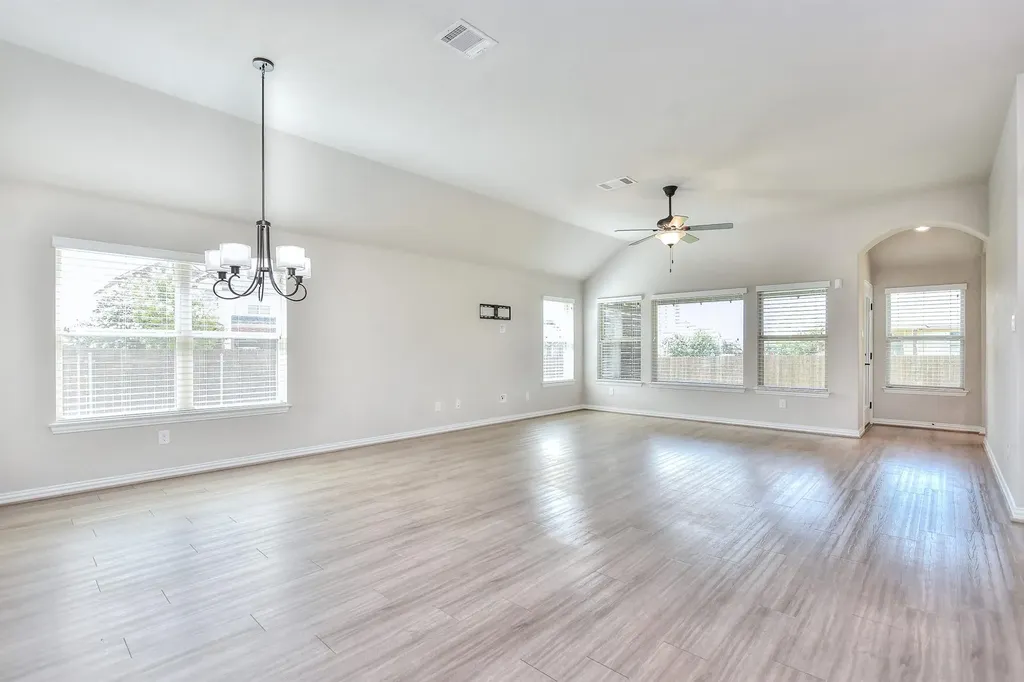 400 Farm Creek Drive Hutto TX 78634