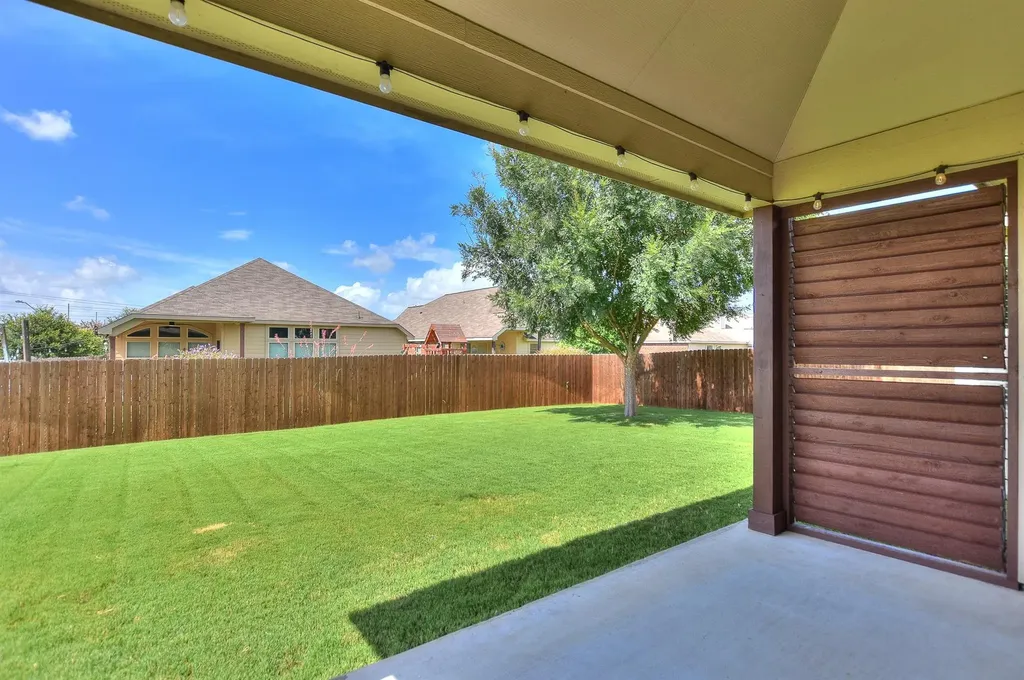 400 Farm Creek Drive Hutto TX 78634