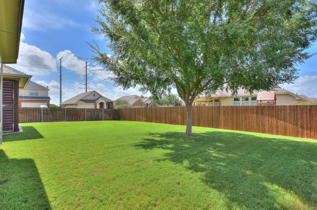 400 Farm Creek Drive Hutto TX 78634