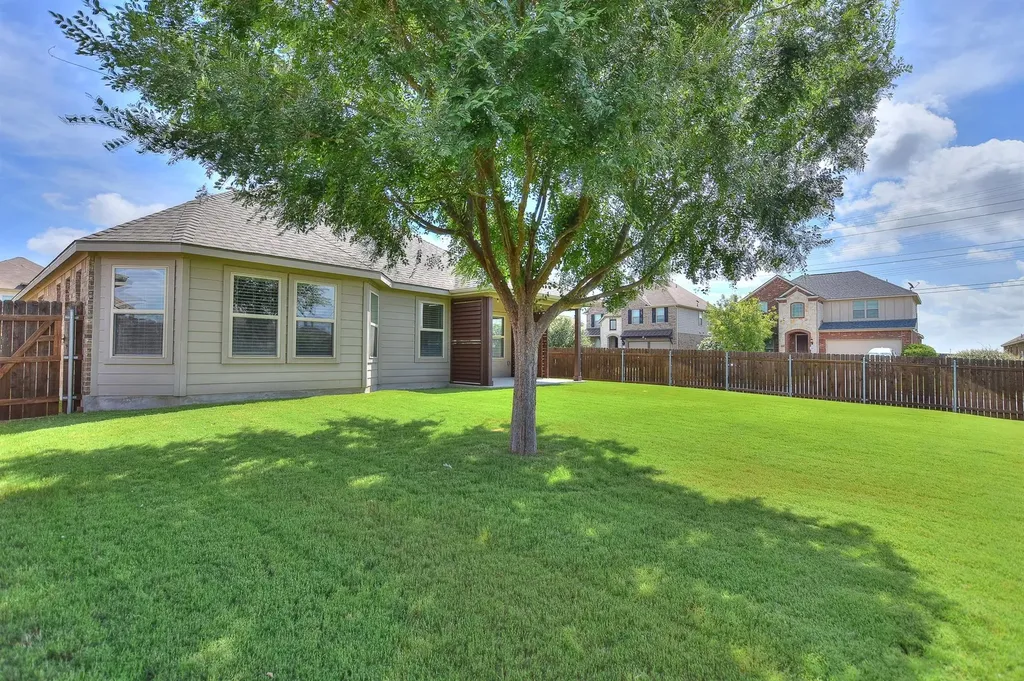 400 Farm Creek Drive Hutto TX 78634