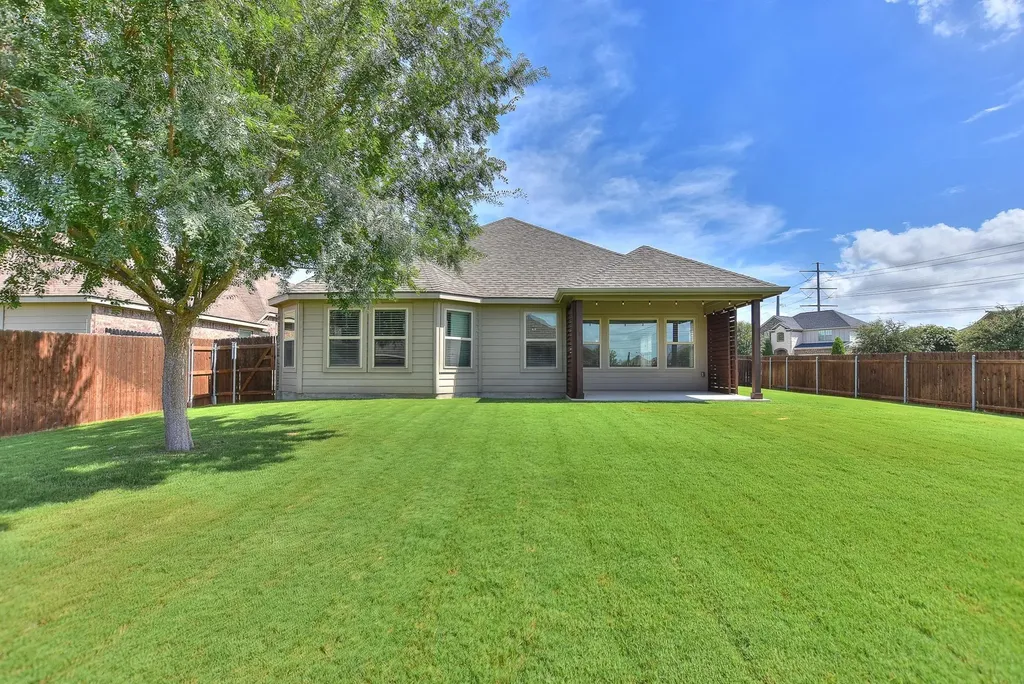 400 Farm Creek Drive Hutto TX 78634