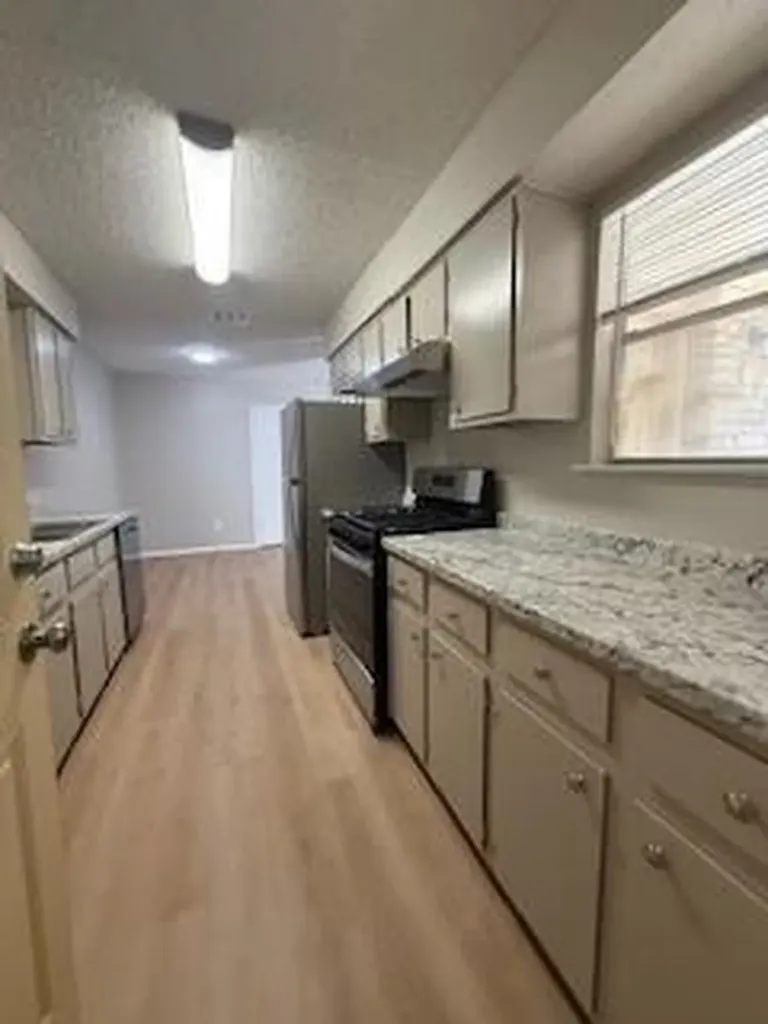 2202 Donahue Lane Austin TX 78744