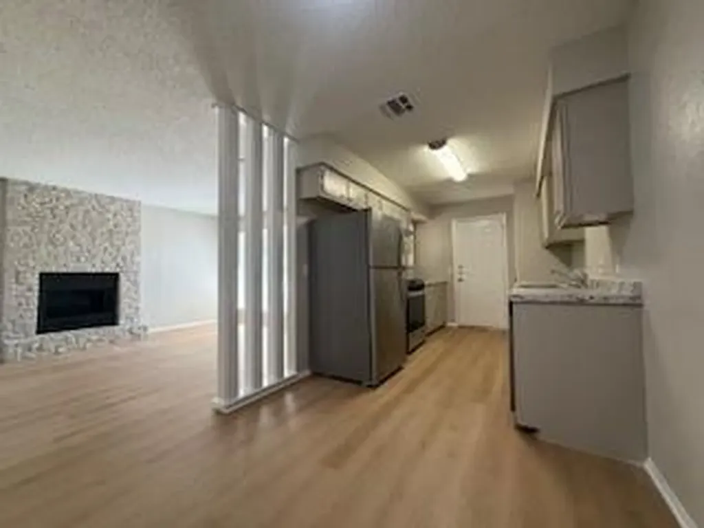 2202 Donahue Lane Austin TX 78744