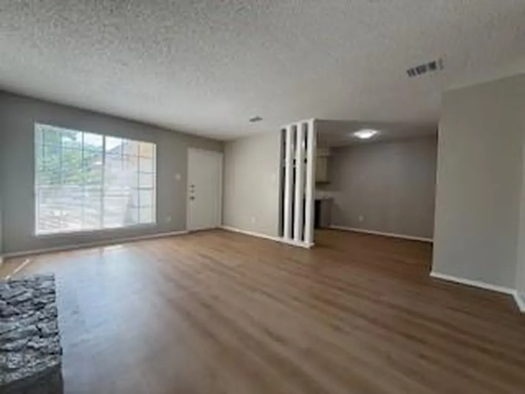 2202 Donahue Lane Austin TX 78744