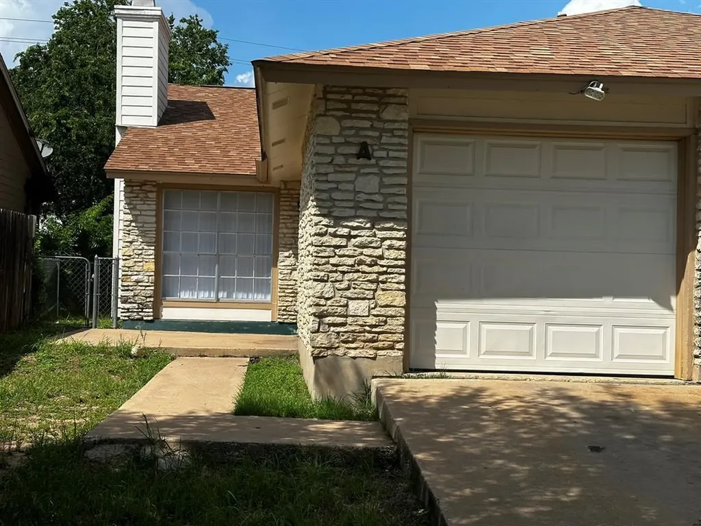 2202 Donahue Lane Austin TX 78744