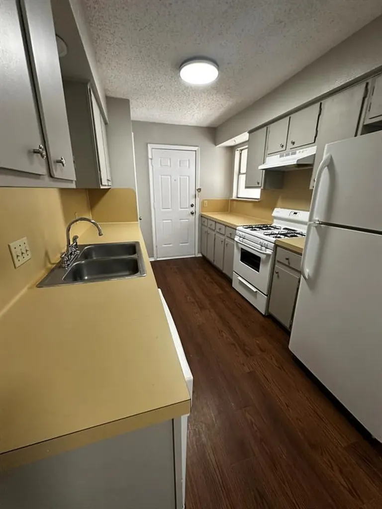2202 Donahue Lane Austin TX 78744