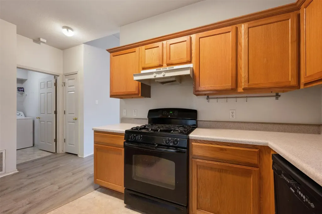 1704 W Pflugerville Parkway Round Rock TX 78664