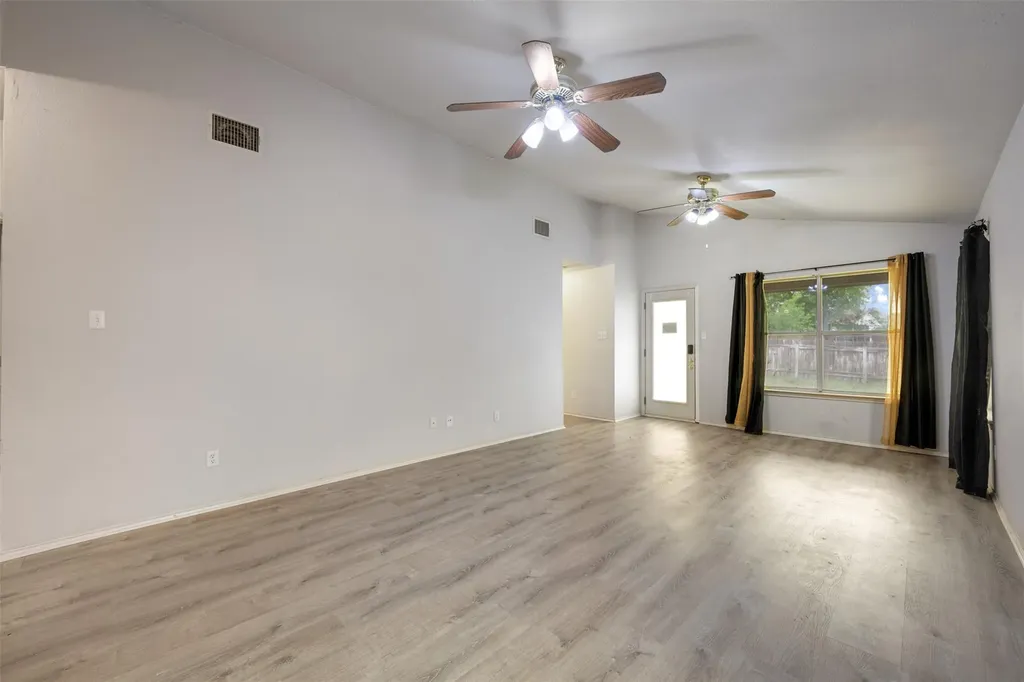 1704 W Pflugerville Parkway Round Rock TX 78664