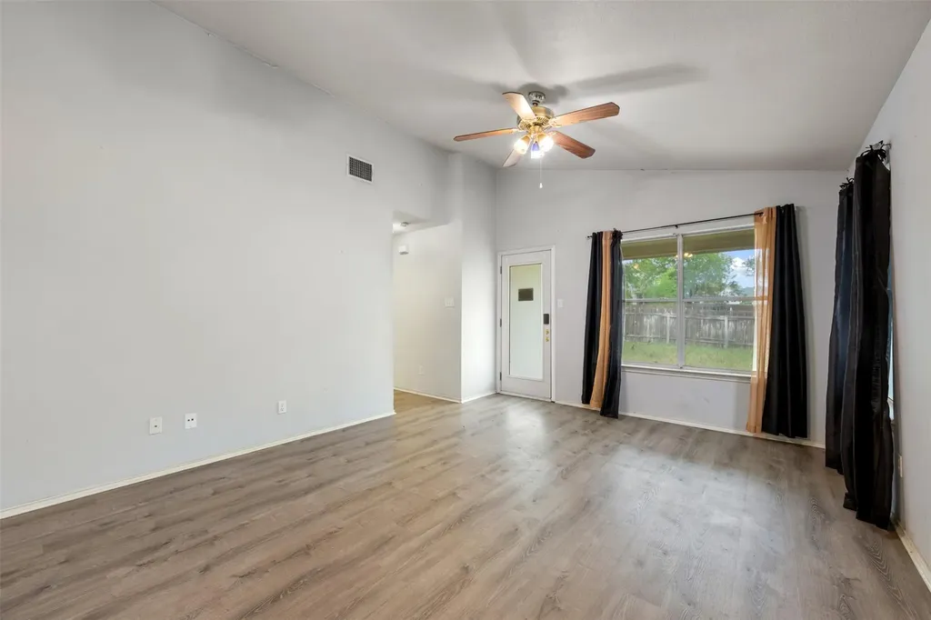 1704 W Pflugerville Parkway Round Rock TX 78664