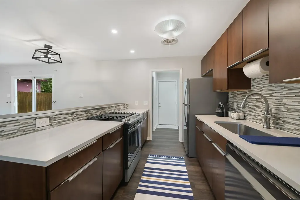 6809 Hanover Lane Austin TX 78723