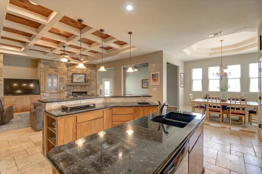 208 Colina Cove Drive Kingsland TX 78639