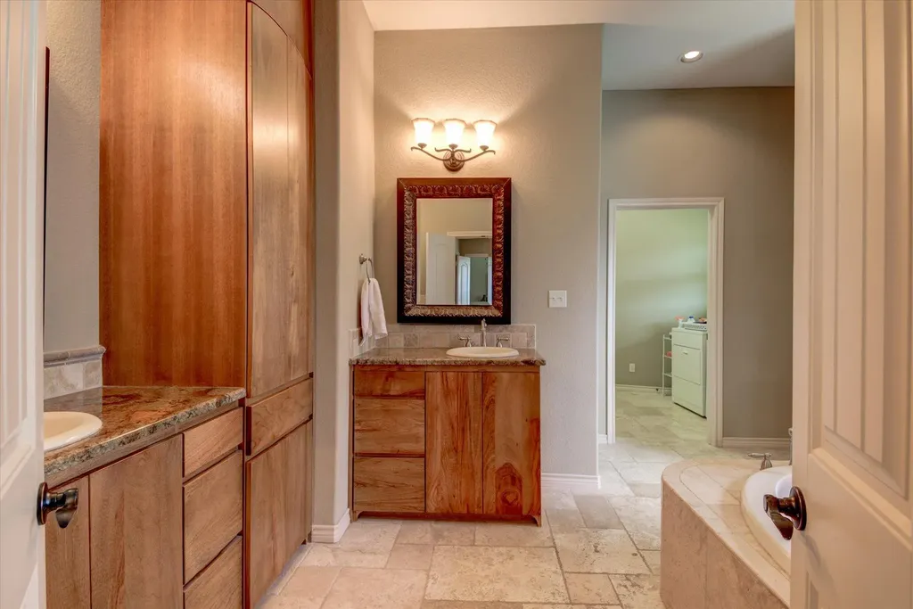 208 Colina Cove Drive Kingsland TX 78639