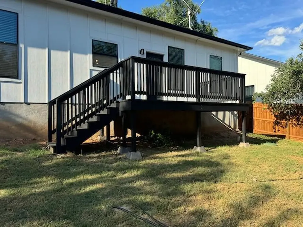 207 Laurel Lane Spicewood TX 78669
