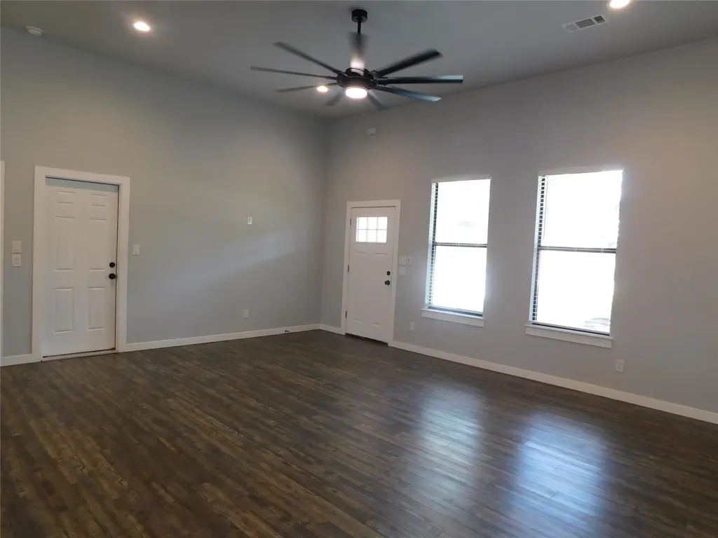 207 Laurel Lane Spicewood TX 78669