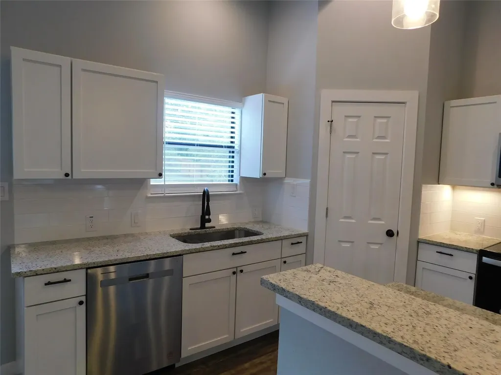 207 Laurel Lane Spicewood TX 78669