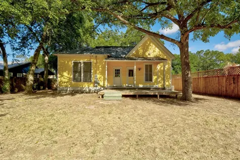 304 Olive Street Smithville TX 78957