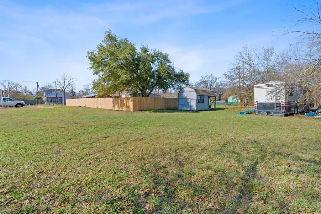 842 Kimbro Street Taylor TX 76574
