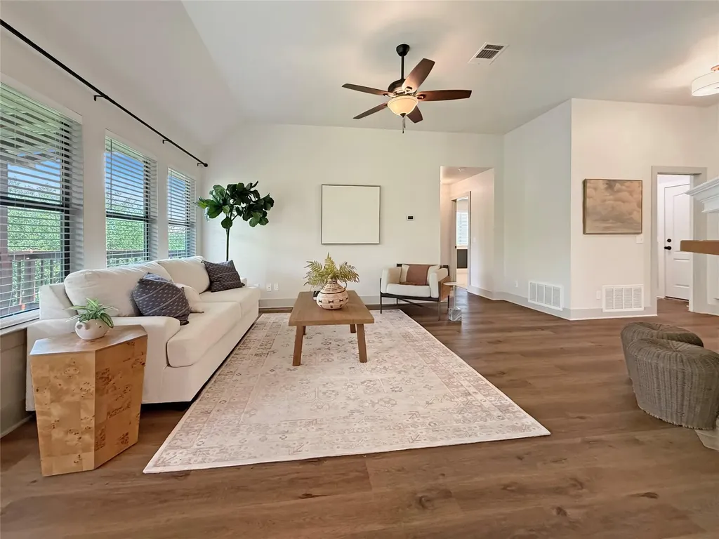 10102 Twin Lake Loop Dripping Springs TX 78620